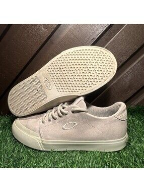 Oakley Liv Low Top Skate Shoes Off White Beige 13513BR-300 Men's Size 7.5